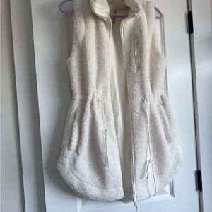Lou & Grey Cream Fleece Vest
